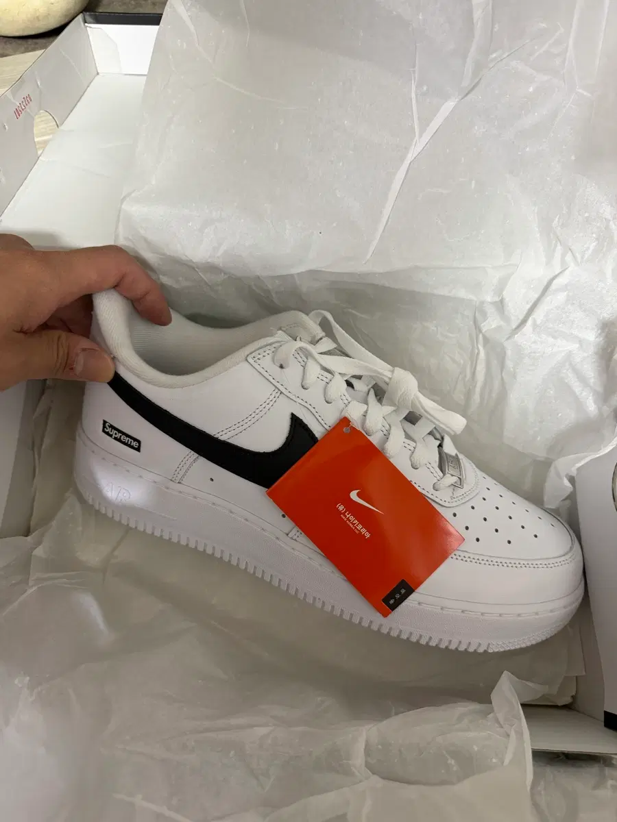 Nike x Supreme Air Force 1 Low White
